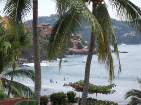 Casa Madera Zihuatanejo